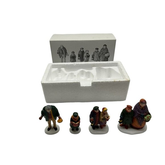 Dept 56 Heritage Village #5570-0 Carolers On The Doorstep Set of 4 Figures - Picture 1 of 8